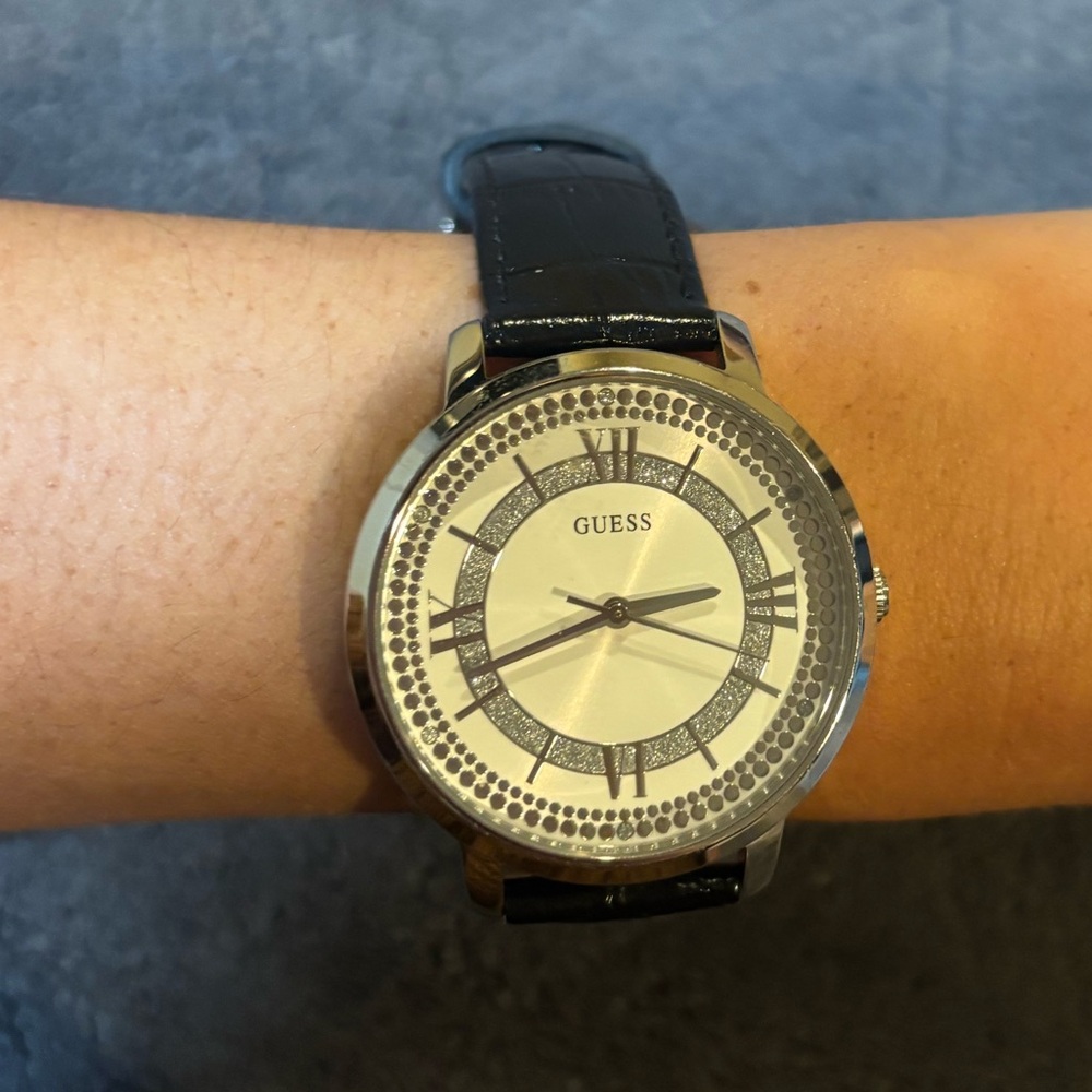 GUESS Watch - black leather with silver details